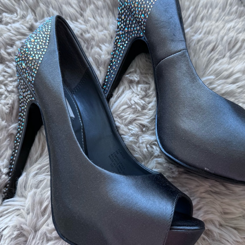 Elegant Steve Madden Gray Satin Peep-Toe Heels with Rhinestone Accents